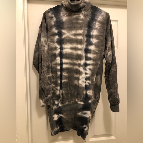 YF&B - Picture 1 of 6